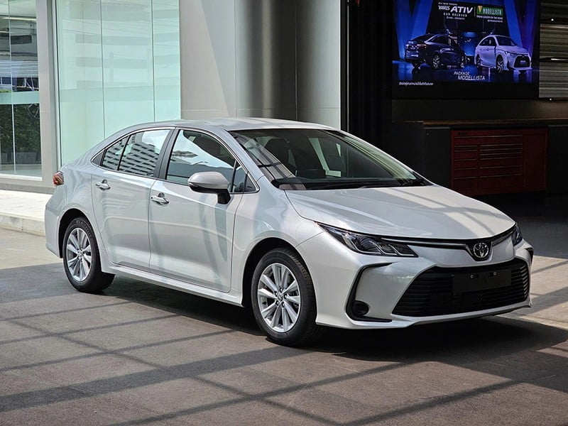 Toyota Corolla Altis 2023: Giá lăn bánh ưu đãi, Đánh giá xe & Thông số