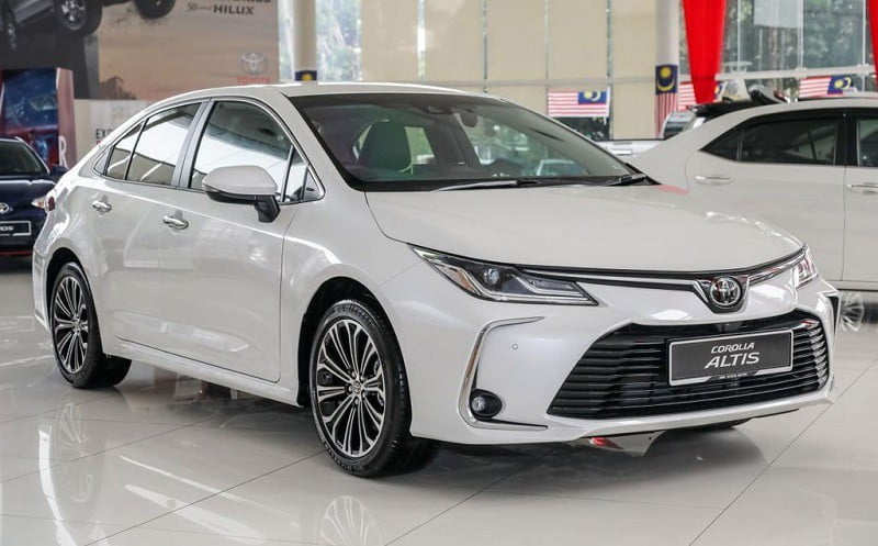 Toyota Corolla Altis 2023: Giá lăn bánh ưu đãi, Đánh giá xe & Thông số