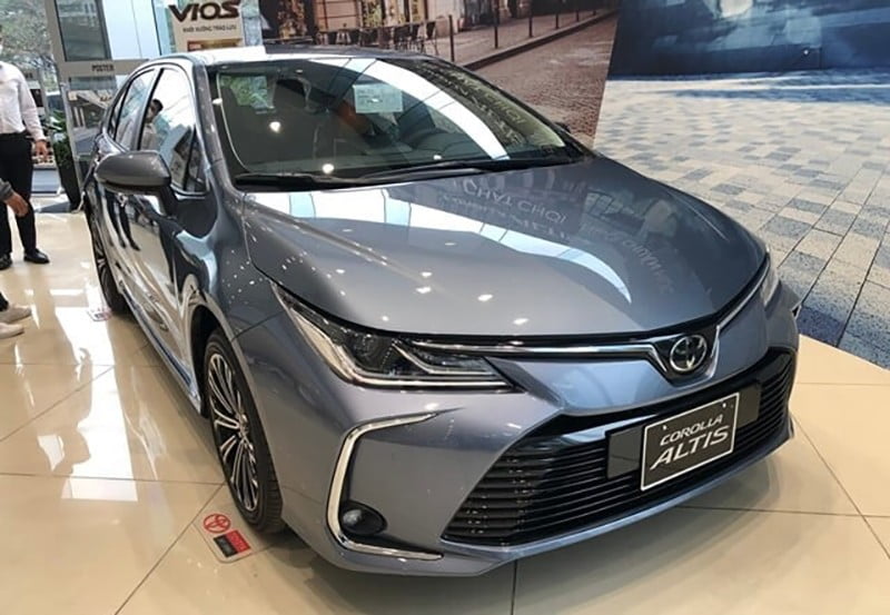 Toyota Corolla Altis 2023: Giá lăn bánh ưu đãi, Đánh giá xe & Thông số