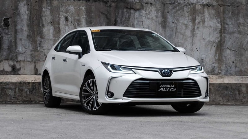 Toyota Corolla Altis 2023: Giá lăn bánh ưu đãi, Đánh giá xe & Thông số